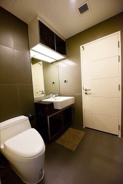 1 ห้องนอน | 1 ห้องน้ำ | BTS Thong Lo | 45 ตร.ม. | 30,000 บาท/เดือน | ชั้น 8 — The Crest Sukhumvit 34 กรุงเทพฯ