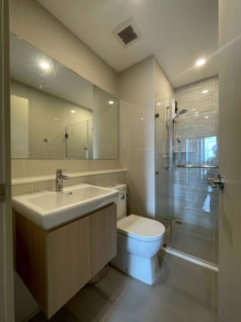 1 ห้องนอน | 1 ห้องน้ำ | MRT Sukhumvit | 28 ตร.ม. | 23,000 บาท/เดือน | ชั้น 24 — Life Rama 4 - Asoke กรุงเทพฯ