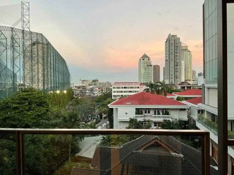 1 ห้องนอน | 1 ห้องน้ำ | BTS Ekkamai | 26 ตร.ม. | 16,000 บาท/เดือน | ชั้น 6 — Quintara Treehaus Sukhumvit 42 กรุงเทพฯ