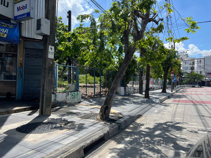 รูป ขายถูก ที่ดินแปลงสวย ที่ดินติดถนนนาคนิวาส ที่ดินลาดพร้าว 0863377287 - รูปที่ 3/4