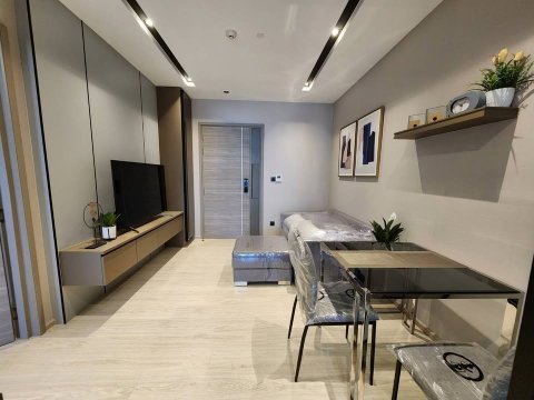 1 ห้องนอน | 1 ห้องน้ำ | BTS Thong Lo | 52 ตร.ม. | 35,000 บาท/เดือน | ชั้น 10 — The Room Sukhumvit 38 กรุงเทพฯ