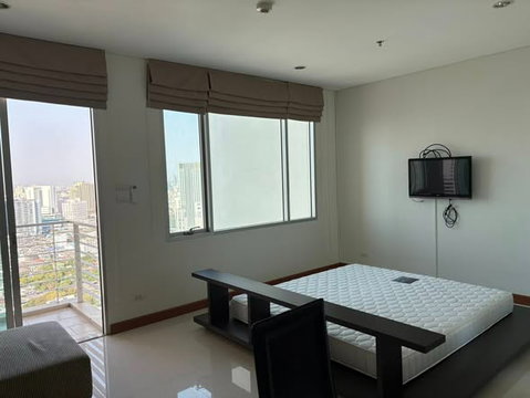 สตูดิโอ | 1 ห้องน้ำ | BTS Krung Thon Buri | 38 ตร.ม. | 15,000 บาท/เดือน | ชั้น 36 — Villa Sathorn กรุงเทพฯ