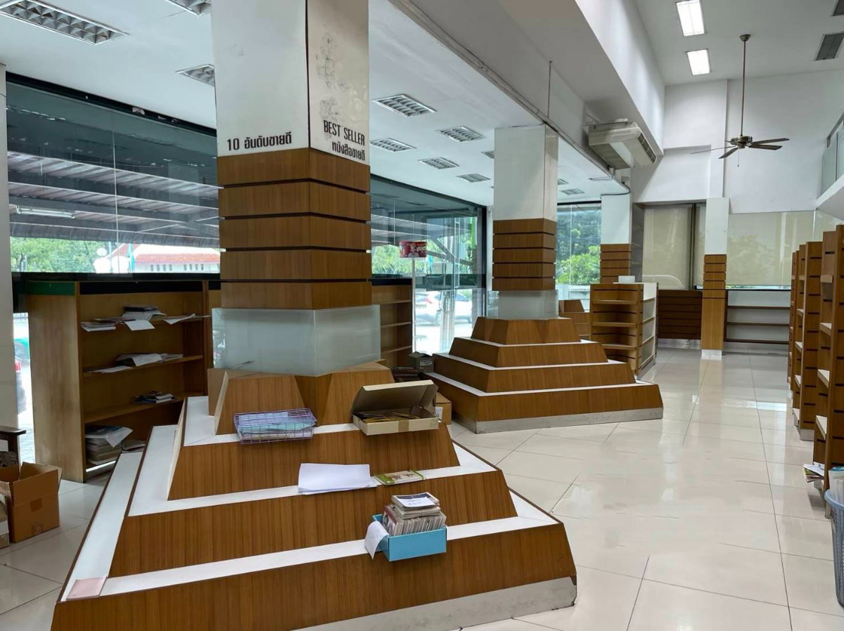 รูป ขายอาคารพาณิชย์ ขนาดใหญ่ 3 ชั้นครึ่ง 7คูหา 128.40 ตรว. ตรงข้ามมหาวิทยาลัยสุโขทัยธรรมาธิราช - รูปที่ 6/9