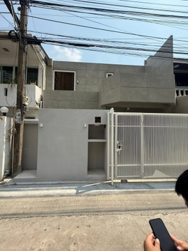 3 ห้องนอน | 3 ห้องน้ำ | BTS Phrom Phong | 200 ตร.ม. | 130,000 บาท/เดือน | ชั้น 1 — Amie Sukhumvit 26 กรุงเทพฯ