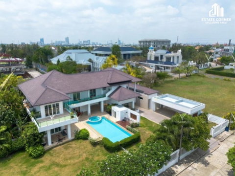 อัครคฤหาสน์หรูบนสนามกอล์ฟ Summit Windmill Golf Club บ้านหลังใหญ่ระดับ Luxury บนที่ดิน 618.8 ตร.ว. พื้นที่ใช้สอย 1,369 ตร.ม.