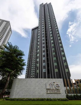 1 ห้องนอน | 1 ห้องน้ำ | BTS Phloen Chit | 25 ตร.ม. | 21,000 บาท/เดือน | ชั้น 17 — Life One Wireless กรุงเทพฯ