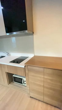1 ห้องนอน | 1 ห้องน้ำ | BTS Saphan Taksin | 40 ตร.ม. | 35,000 บาท/เดือน | ชั้น 36 — Rhythm Sathorn กรุงเทพฯ