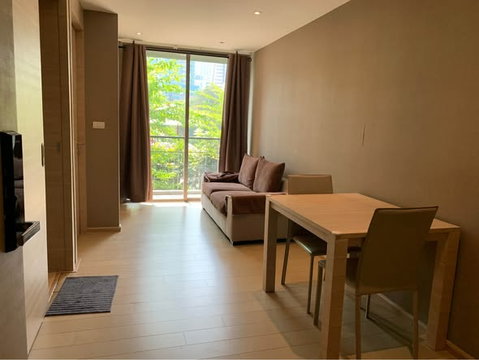 1 ห้องนอน | 1 ห้องน้ำ | BTS Sala Daeng | 33 ตร.ม. | 21,000 บาท/เดือน | ชั้น 3 — KLASS SILOM กรุงเทพฯ