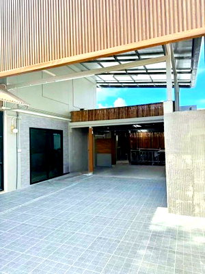 เช่าโรงงาน กรุงเทพกรีฑา : บ้านสไตล์ Modern Minimal ม.นักกีฬา ซ.42-52  ตลาดการเคหะกรุงเทพกรีฑา 1.2 กม. 3 นอน 2 น้ำ 180-200 ตร.ม