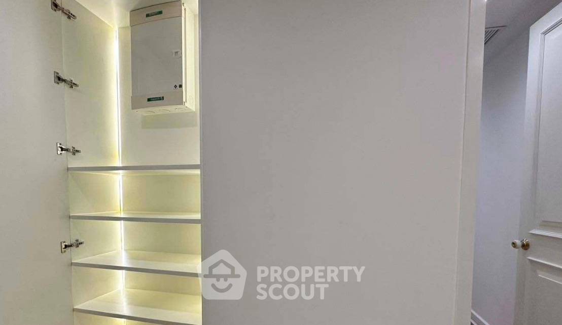 picture 3-BR Condo at Noble Be 33 near BTS Phrom Phong (ID 3093502) - 2/4
