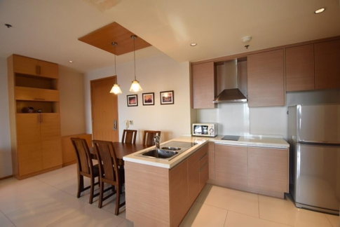 1 ห้องนอน | 1 ห้องน้ำ | BTS Phrom Phong | 65 ตร.ม. | 60,000 บาท/เดือน | ชั้น 31 — The Emporio Place กรุงเทพฯ