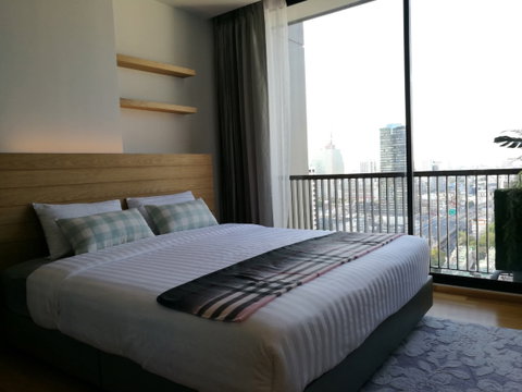 1 ห้องนอน | 1 ห้องน้ำ | BTS Surasak | 34 ตร.ม. | 22,000 บาท/เดือน | ชั้น 28 — Noble Revo Silom กรุงเทพฯ