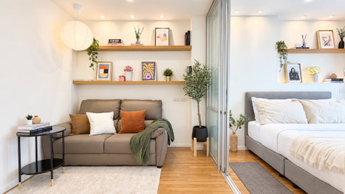 ✨ Beautifully Designed, Great Vibe — Move-In Ready & Investment Ready A fully furnished condo that makes you want to move in the moment you see it.