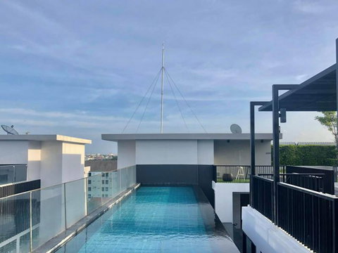 1 ห้องนอน | 1 ห้องน้ำ | BTS Pu Chao | 30 ตร.ม. | 8,000 บาท/เดือน | ชั้น 3 — Pause Sukhumvit 115 กรุงเทพฯ