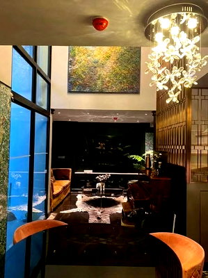 คอนโดให้เช่า : 3 ห้องนอน | 4 ห้องน้ำ | BTS Chit Lom | 182 ตร.ม. | 180,000 บาท/เดือน | ชั้น 1 — Na Vara Residence กรุงเทพฯ