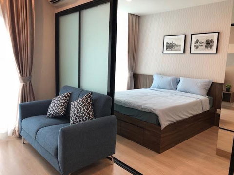 2 ห้องนอน | 2 ห้องน้ำ | BTS Sala Daeng | 144 ตร.ม. | 55,000 บาท/เดือน | ชั้น 10 — Silom Complex กรุงเทพฯ