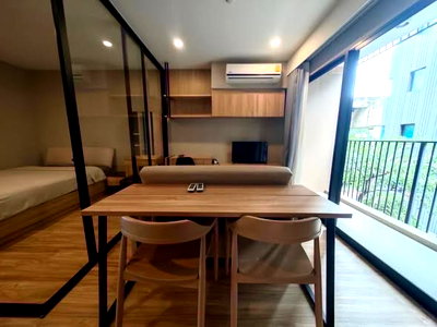 คอนโดให้เช่า : 1 ห้องนอน | 1 ห้องน้ำ | BTS Surasak | 30 ตร.ม. | 16,000 บาท/เดือน | ชั้น 2 — Blossom Condo @ Sathorn-Charoenrat กรุงเทพฯ