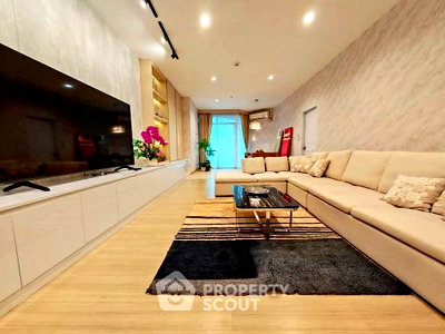 Condos for rent : 3-BR 140 Sqm Condo At Baan Sathorn Chaopraya Near BTS Krung Thon Buri (ID 3025883)