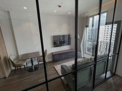 1 ห้องนอน | 1 ห้องน้ำ | BTS Asok | 43 ตร.ม. | 45,000 บาท/เดือน | ชั้น 20 — Muniq Sukhumvit 23 กรุงเทพฯ