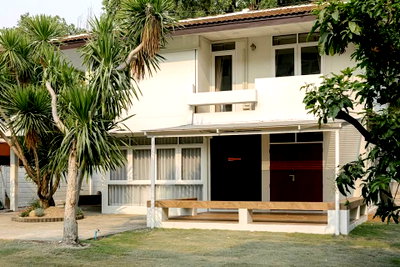 Houses for sale 700 Year Sports Arena Chiang Mai : 🏡 Detached House for Sale Next to CMU, Large 137 Sq.wah Plot, Rare Central Chiang Mai Location T. 063-6649056
