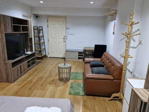 สตูดิโอ | 1 ห้องน้ำ | BTS Saphan Khwai | 31 ตร.ม. | 11,000 บาท/เดือน | ชั้น 9 — Lumpini Ville Pahol-Sutisarn กรุงเทพฯ