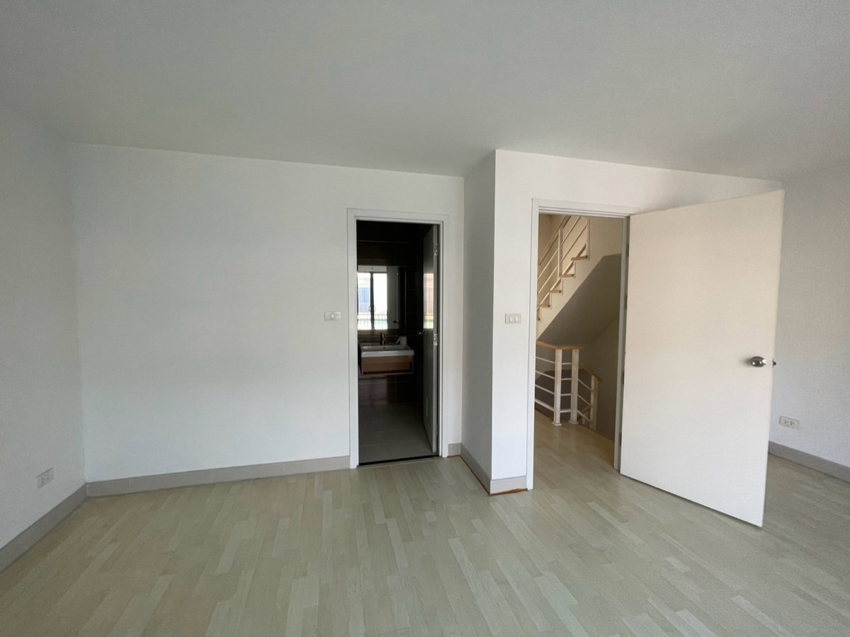 รูป ขายทาวน์โฮม 3 ชั้น หมู่บ้าน The Connect U3 ซ.เฉลิมพระเกียรติ 67 - รูปที่ 16/32