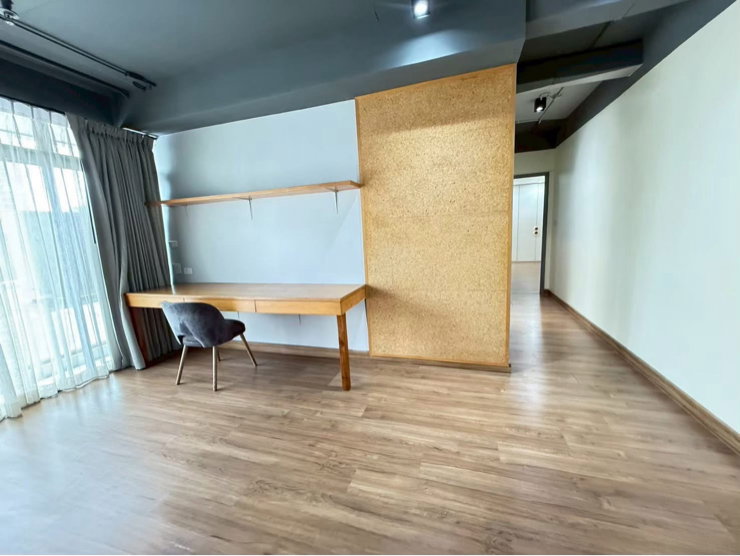 รูป S349🔥ให้เช่า 📍Baan Prompong 📍(บ้าน พร้อมพงษ์) 3 ห้องนอน 3 ห้องน้ำ สำหรับ ครอบครัวใหญ่ เฟอร์นิเจอร์ และ เครื่องใช้ไฟฟ้า ครบ พร้อมเข้าอยู่  - รูปที่ 3/14
