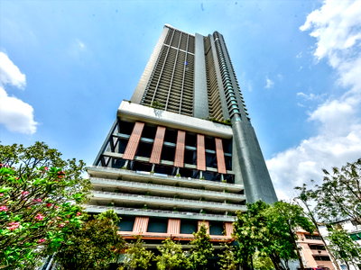 คอนโดให้เช่า : 2 ห้องนอน | 2 ห้องน้ำ | BTS Saphan Taksin | 89 ตร.ม. | 65,000 บาท/เดือน | ชั้น 35 — Menam Residences กรุงเทพฯ