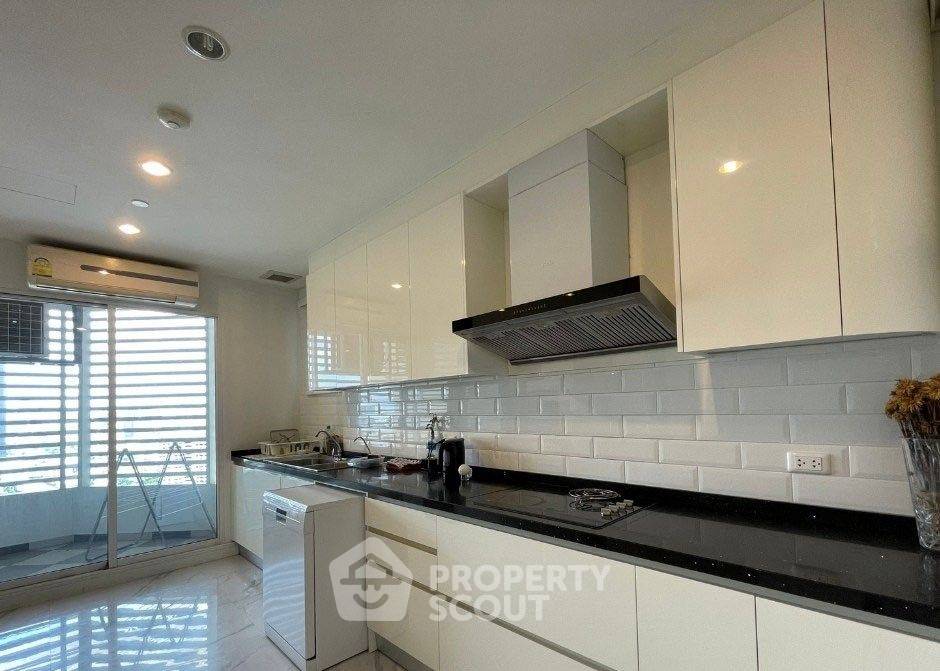 picture 340 Sqm 4-BR High-Floor Ideal 24 Condominium Near BTS Phrom Phong (ID 820280) - 11/12