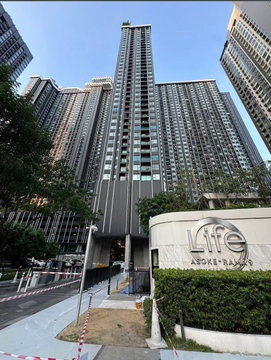 1 ห้องนอน | 1 ห้องน้ำ | MRT Phetchaburi | 32 ตร.ม. | 18,000 บาท/เดือน | ชั้น 28 — Life Asoke Rama 9 กรุงเทพฯ