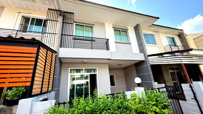 ทาวน์โฮม วิทยาลัยพยาบาลบรมราชชนนีนพรัตน์วชิระ : ขาย บ้านทาวน์เฮ้าส์ รื่นฤดี 6 ขนาด 18 ตร.วา ขนาด 3ห้องนอน 2 ห้องน้ำ