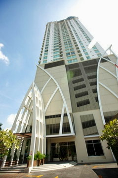 2 ห้องนอน | 2 ห้องน้ำ | BTS Saint Louis | 61 ตร.ม. | 23,000 บาท/เดือน | ชั้น 19 — The Complete Narathiwat กรุงเทพฯ