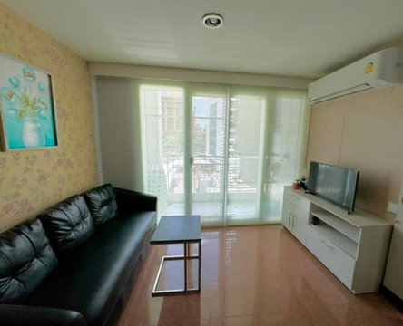 2 ห้องนอน | 2 ห้องน้ำ | MRT Huai Khwang | 65 ตร.ม. | 18,000 บาท/เดือน | ชั้น 5 — Diamond Ratchada กรุงเทพฯ