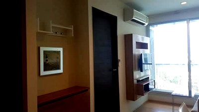 คอนโดให้เช่า : 1 ห้องนอน | 1 ห้องน้ำ | BTS Saphan Taksin | 35 ตร.ม. | 18,000 บาท/เดือน | ชั้น 9 — Rhythm Sathorn กรุงเทพฯ