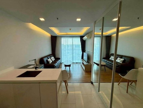 1 ห้องนอน | 1 ห้องน้ำ | BTS Nana | 43 ตร.ม. | 22,000 บาท/เดือน | ชั้น 5 — The Peak Tower กรุงเทพฯ