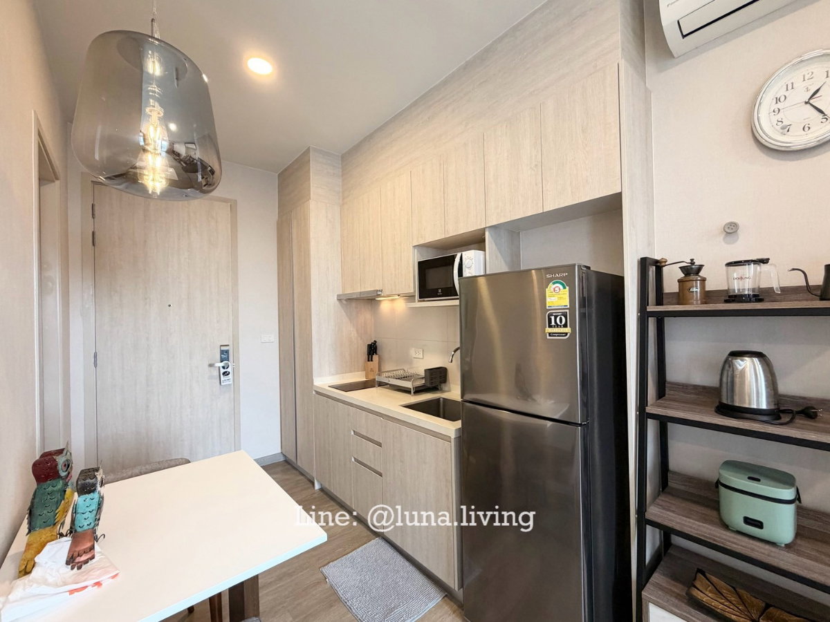 picture ✨ For rent  Keen Center Sriracha ✨  - 5/10