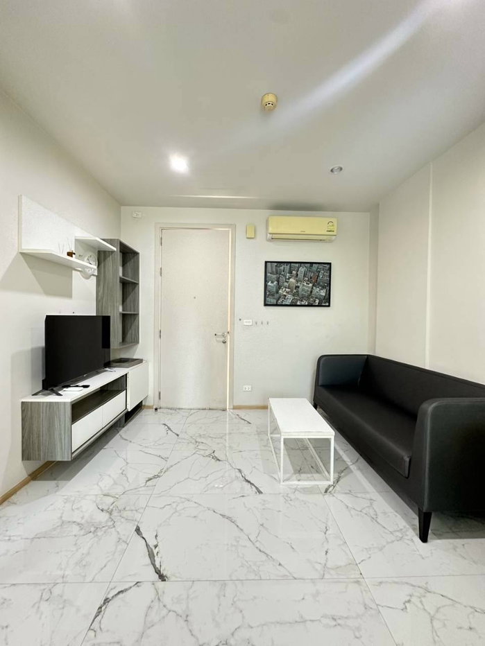 picture The Base Downtown For Sell WR-04806 - 2/16