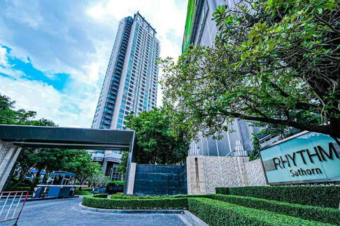 1 ห้องนอน | 1 ห้องน้ำ | BTS Saphan Taksin | 35 ตร.ม. | 20,000 บาท/เดือน | ชั้น 5 — Rhythm Sathorn กรุงเทพฯ
