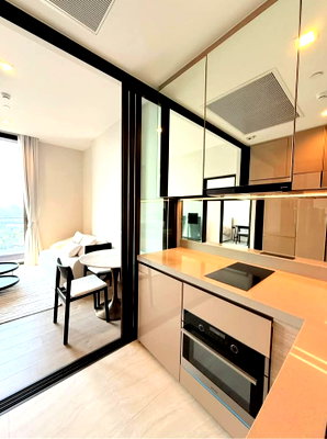 Condos for rent : Studio | 1Bath | BTS Phra Khanong | 37sqm | THB 19,000/mo | Fl.27 — Sky Walk Residences Bangkok