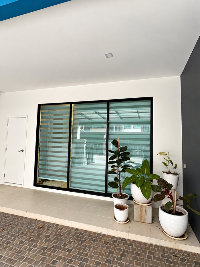 รูป ขายทาวน์โฮม Patio Watcharapol–Ramintra | 3 ชั้น | เฟอร์นิเจอร์ครบ | พร้อมเข้าอยู่ เหมาะสำหรับครอบครัว หรือผู้ที่ต้องการพื้นที่สำหรับ Home Office - รูปที่ 2/23