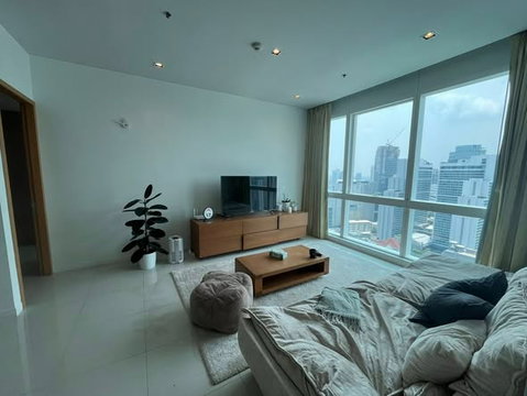 2 ห้องนอน | 2 ห้องน้ำ | BTS Asok | 93 ตร.ม. | 55,000 บาท/เดือน | ชั้น 30 — Millennium Residence กรุงเทพฯ