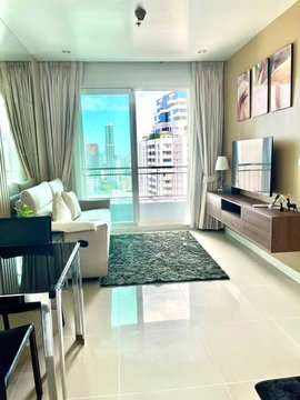1 ห้องนอน | 1 ห้องน้ำ | BTS Nana | 40 ตร.ม. | 23,000 บาท/เดือน | ชั้น 26 — Circle Condominium กรุงเทพฯ