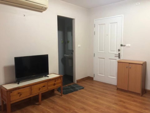 1 ห้องนอน | 1 ห้องน้ำ | BTS Chong Nonsi | 40 ตร.ม. | 11,000 บาท/เดือน | ชั้น 8 — Condo One X Sathorn-Narathiwat กรุงเทพฯ