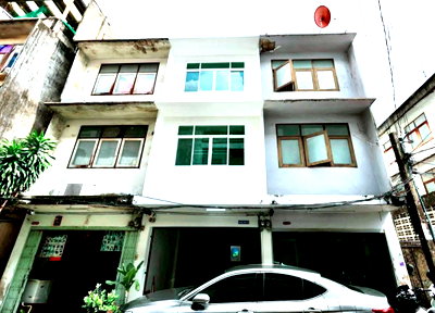 คอนโดให้เช่า : 6 ห้องนอน | 2 ห้องน้ำ | BTS Saint Louis | 180 ตร.ม. | 40,000 บาท/เดือน | ชั้น 1 — The Room Sathorn-St.louis กรุงเทพฯ