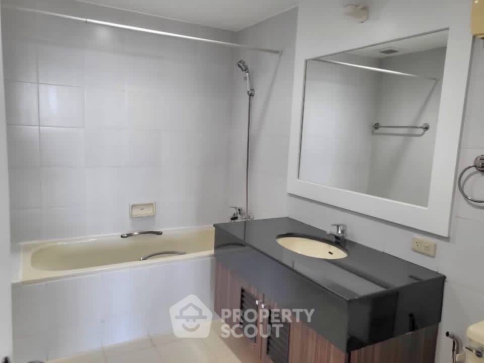 รูป 3 ห้องนอน 194 ตร.ม. ชั้น 16 Acadamia Grand Tower ใกล้ BTS พร้อมพงษ์ (ID 3270780) - รูปที่ 10/16