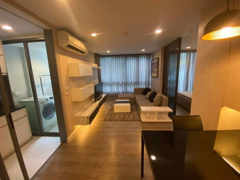 1 ห้องนอน | 1 ห้องน้ำ | BTS Ekkamai | 43 ตร.ม. | 18,000 บาท/เดือน | ชั้น 2 — The Room Sukhumvit 40 กรุงเทพฯ