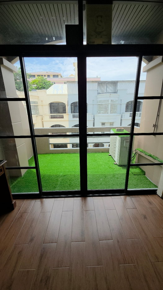 picture 🔥 HOT DEAL! Townhome 4 Floors | 7.9M - 20/21