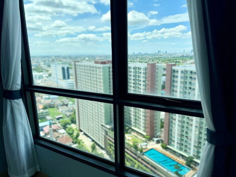1 ห้องนอน | 1 ห้องน้ำ | MRT Kamphaeng Phet | 27 ตร.ม. | 13,000 บาท/เดือน | ชั้น 24 — The Rich Rama 9 - Srinakarin กรุงเทพฯ