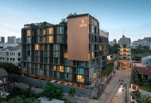 1 ห้องนอน | 1 ห้องน้ำ | MRT Phetchaburi | 27 ตร.ม. | 20,000 บาท/เดือน | ชั้น 3 — Lloyd Soonvijai - Thonglor กรุงเทพฯ