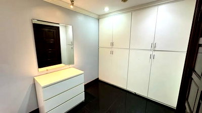 คอนโดให้เช่า : 3 ห้องนอน | 3 ห้องน้ำ | BTS Phrom Phong | 164 ตร.ม. | 70,000 บาท/เดือน | ชั้น 11 — Richmond Palace กรุงเทพฯ